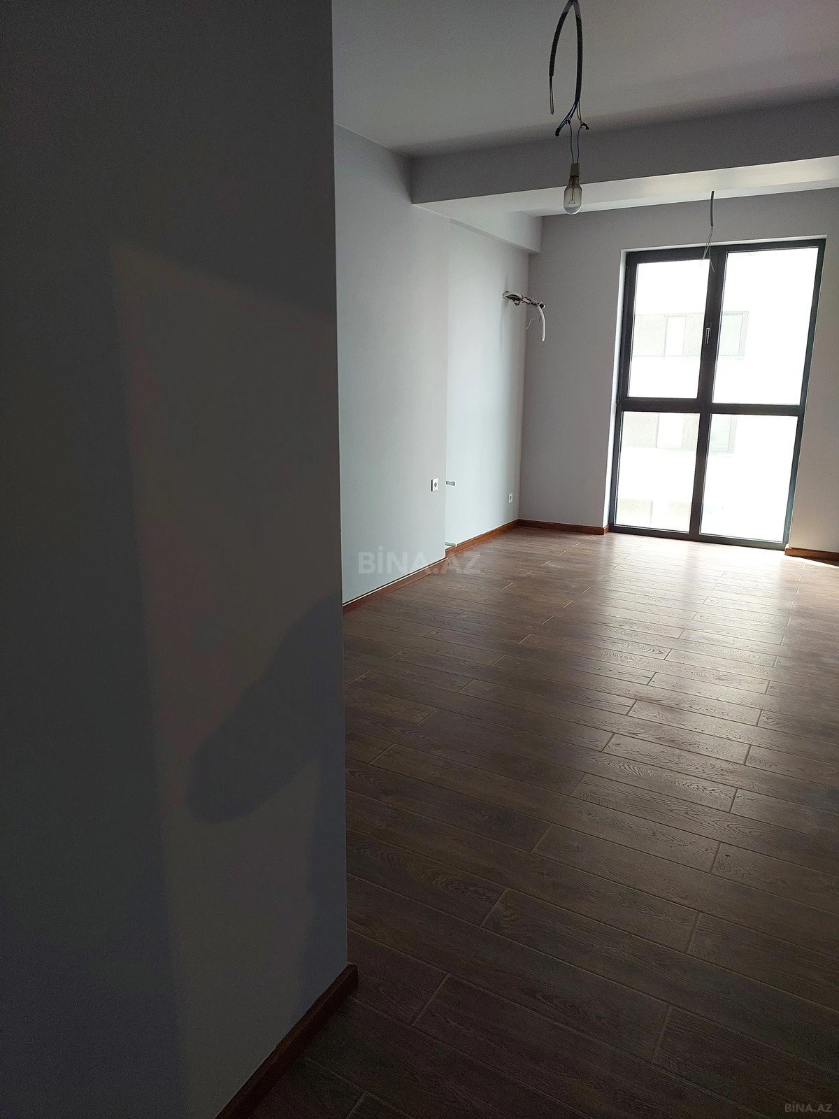 Satılır 2 otaqlı mənzil 96 m²
