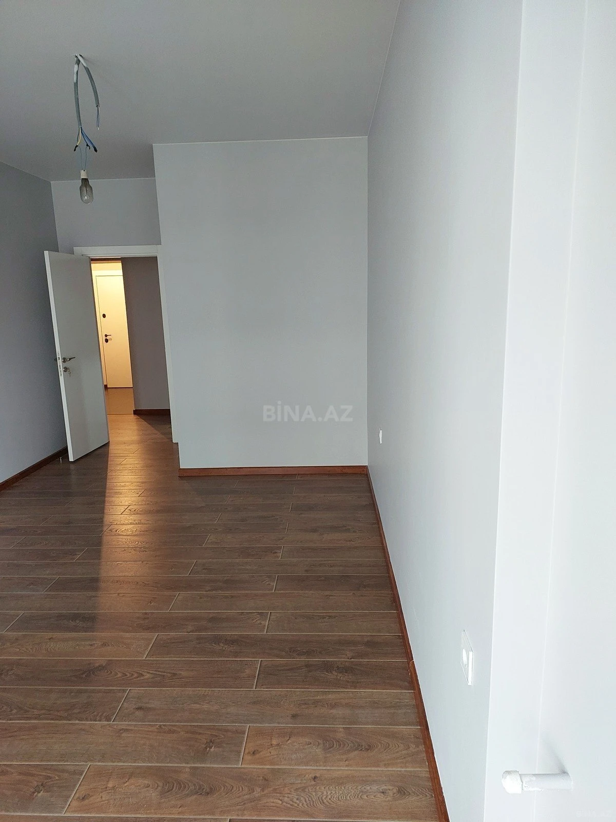 Satılır 2 otaqlı mənzil 96 m²