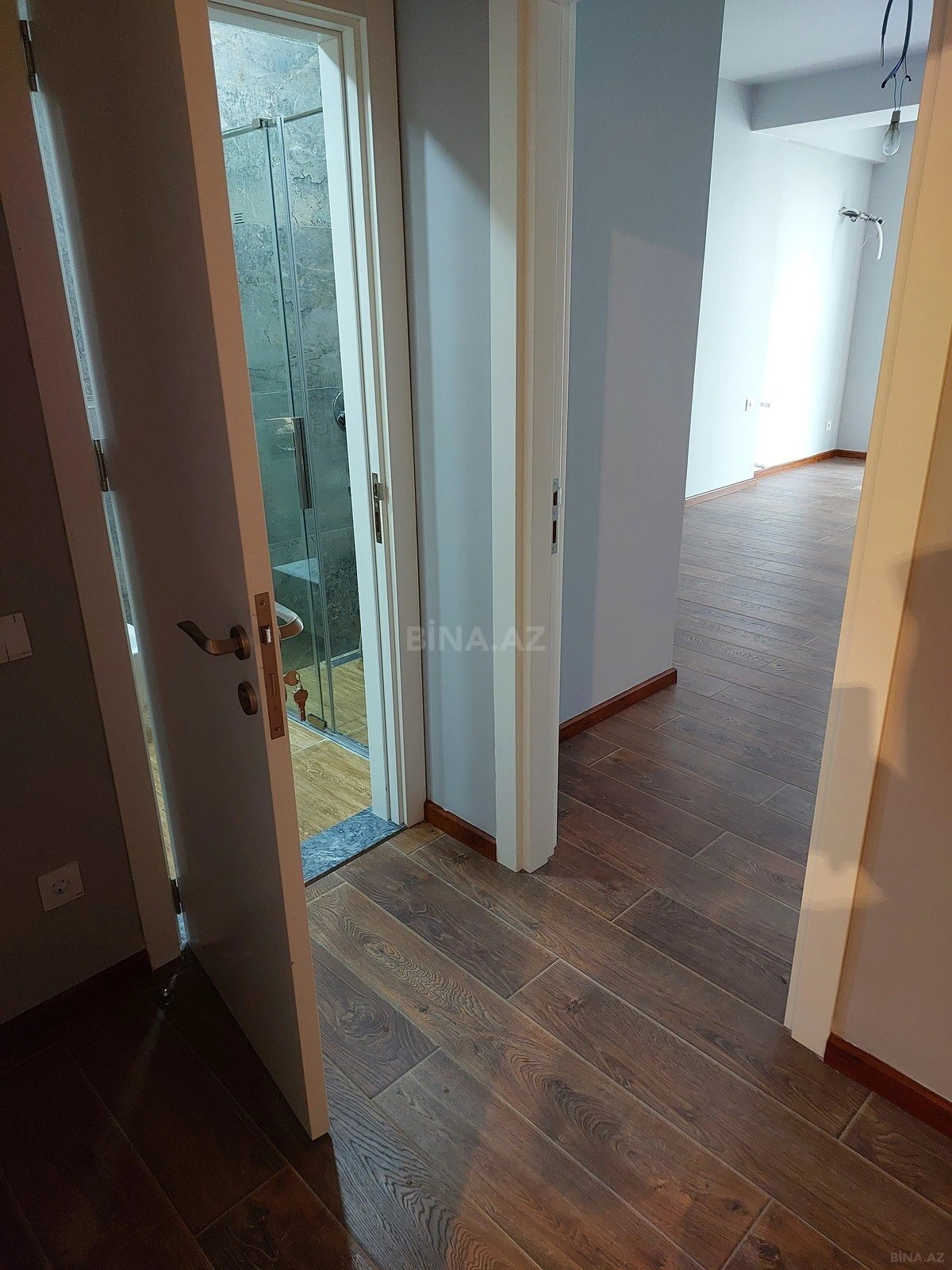 Satılır 2 otaqlı mənzil 96 m²