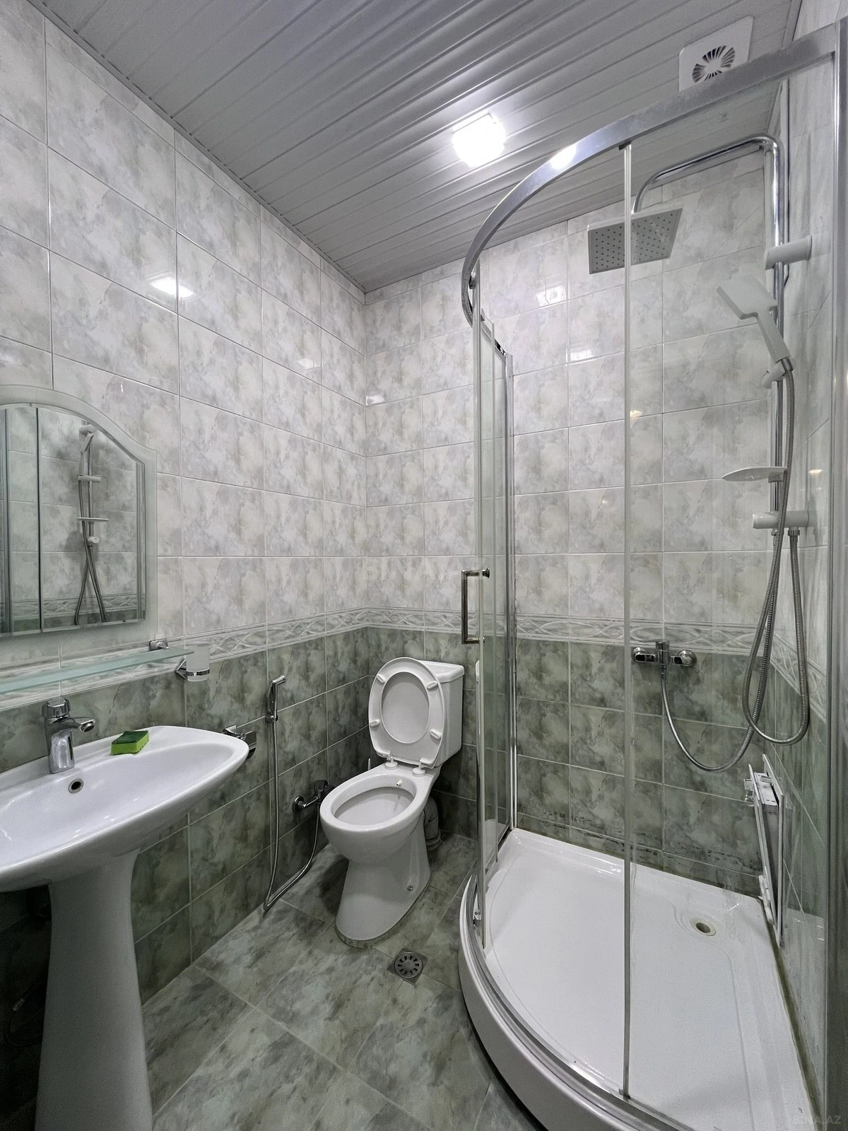 Satılır 3 otaqlı mənzil 120 m²