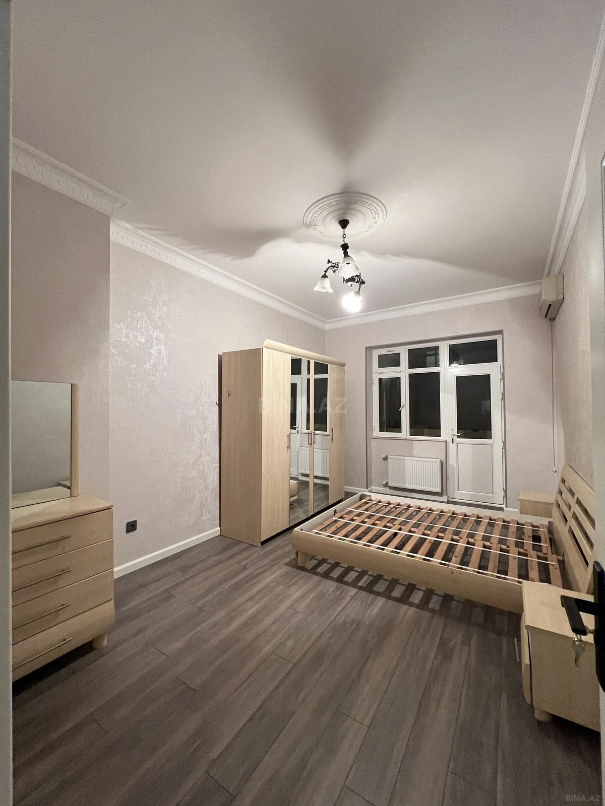 Satılır 3 otaqlı mənzil 120 m²