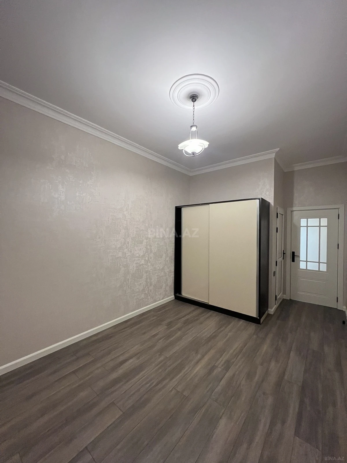 Satılır 3 otaqlı mənzil 120 m²