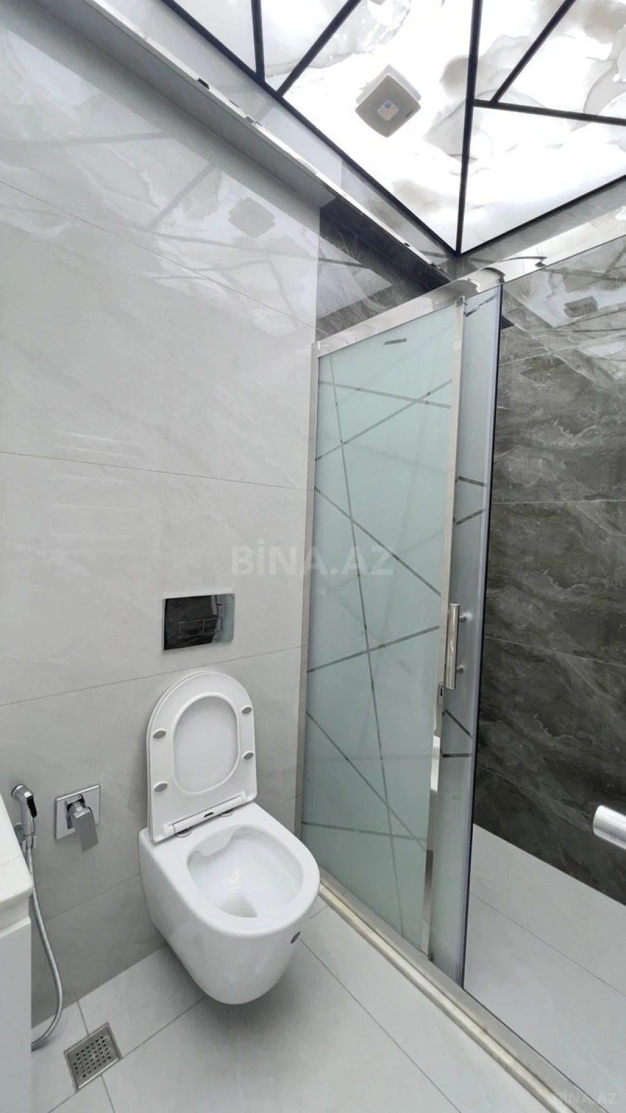 Satılır 3 otaqlı mənzil 83 m²