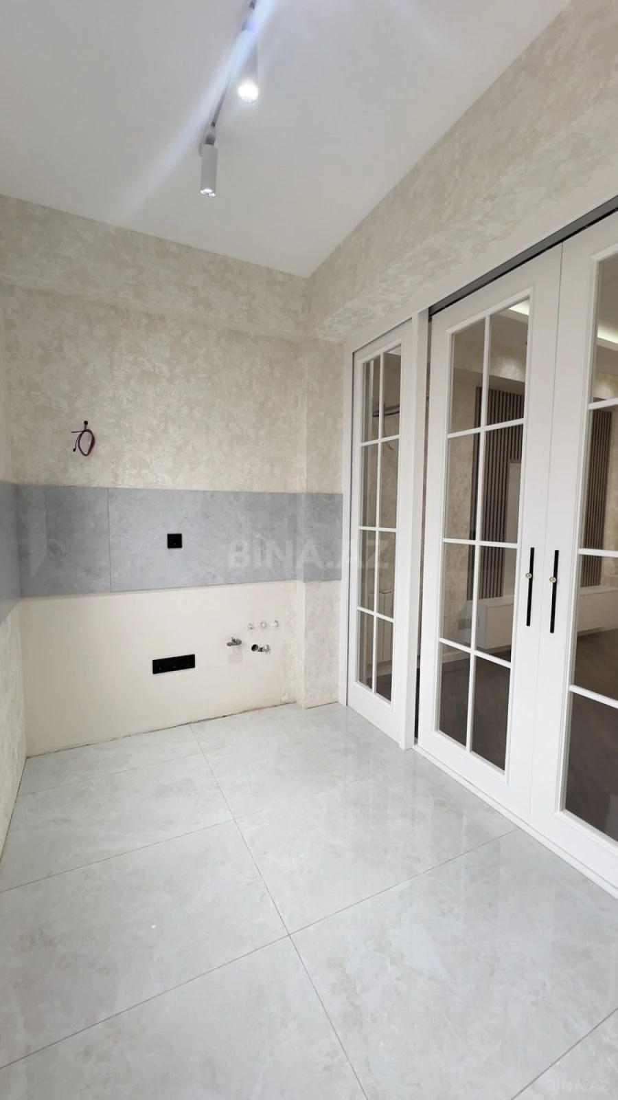 Satılır 3 otaqlı mənzil 83 m²