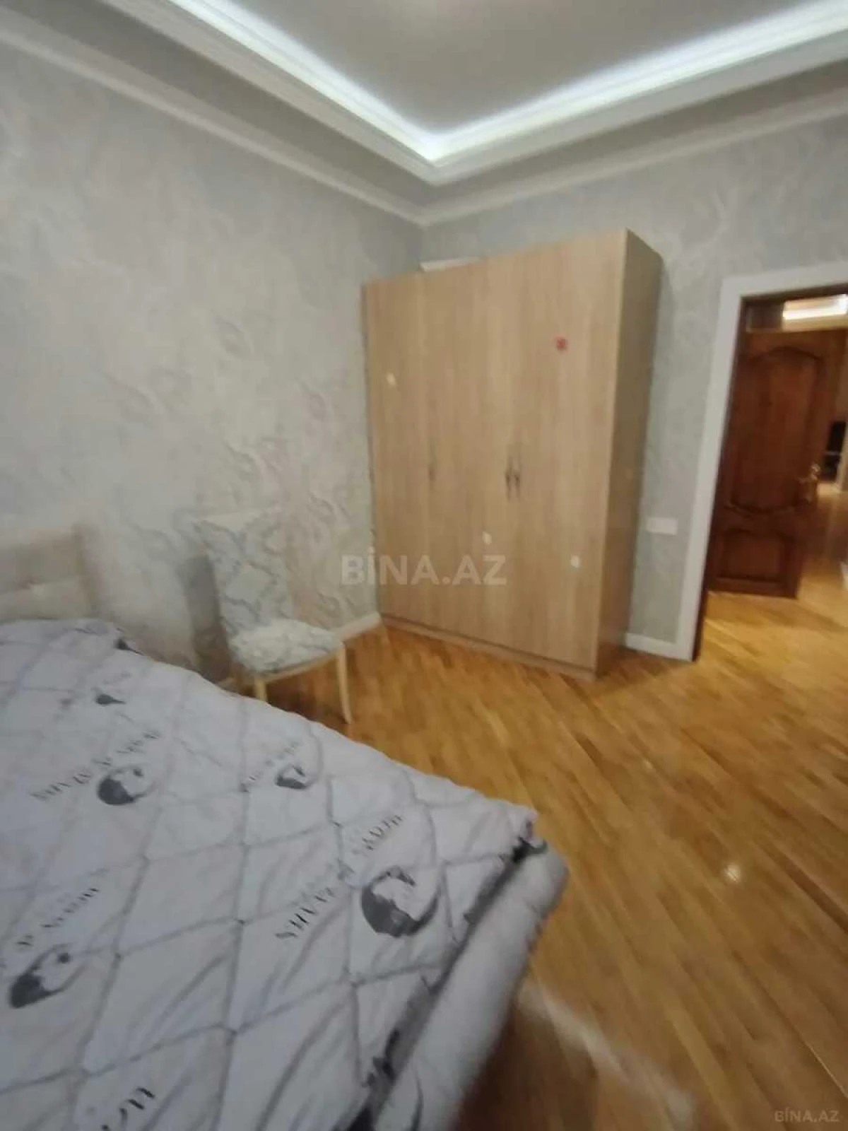 Kirayə verilir 4 otaqlı mənzil 160 m²