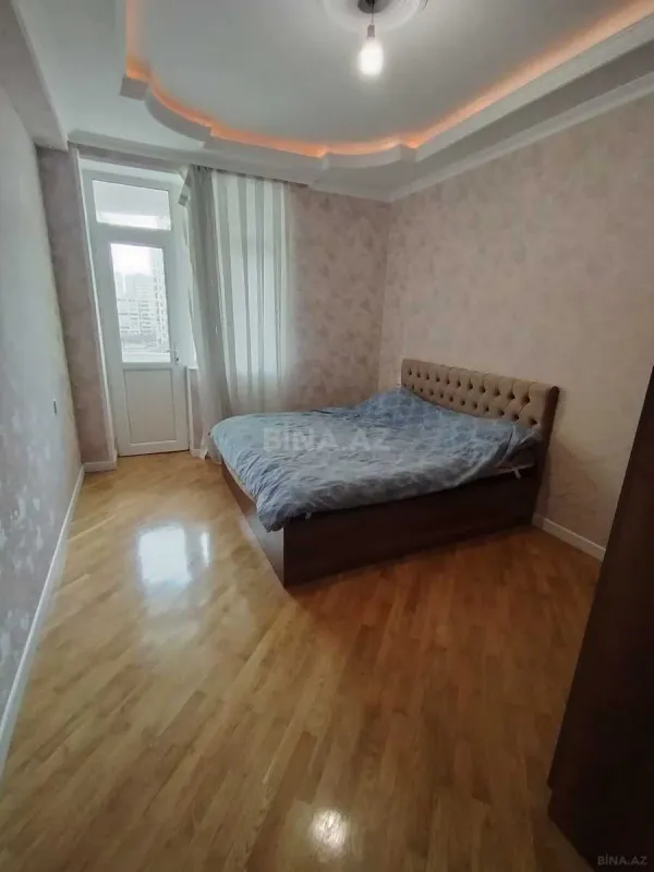 Kirayə verilir 4 otaqlı mənzil 160 m²