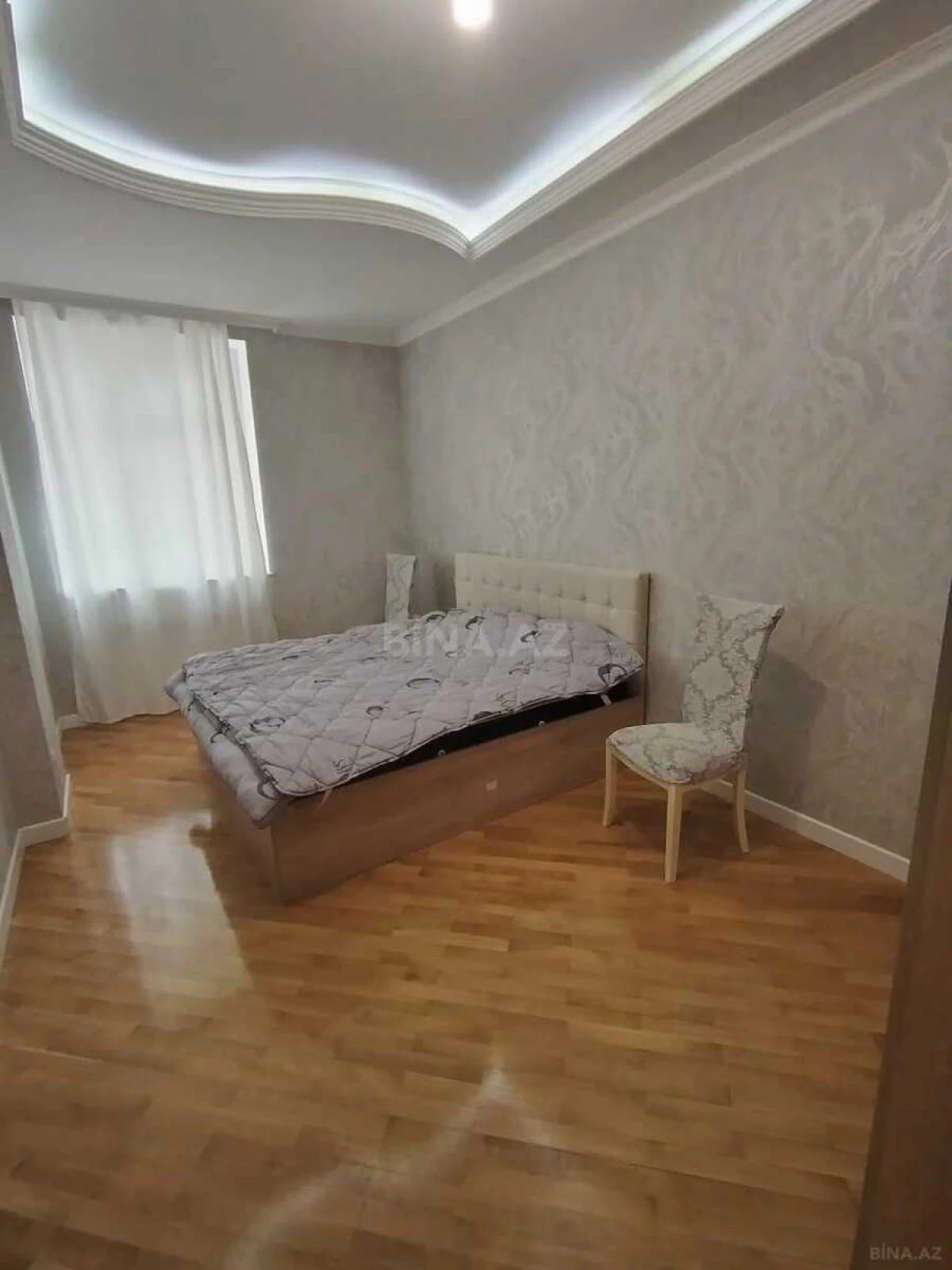 Kirayə verilir 4 otaqlı mənzil 160 m²