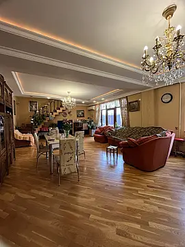 Satılır 3 otaqlı mənzil 125 m²