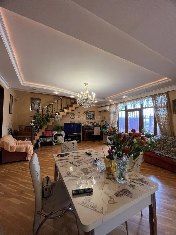 Satılır 3 otaqlı mənzil 125 m²