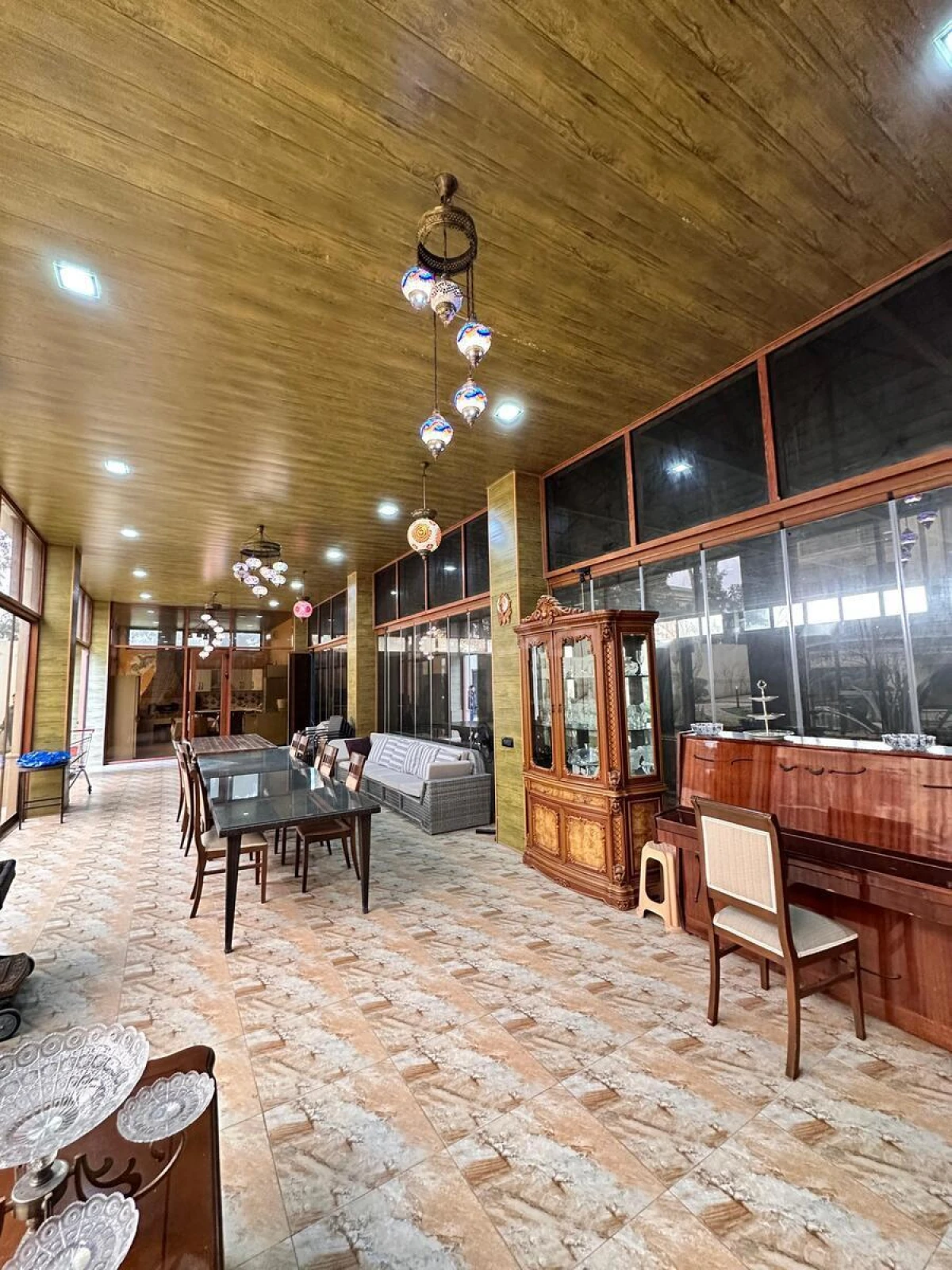 Satılır 8 otaqlı həyət evi 700 m²