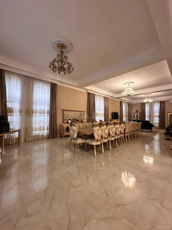 Satılır 8 otaqlı həyət evi 700 m²