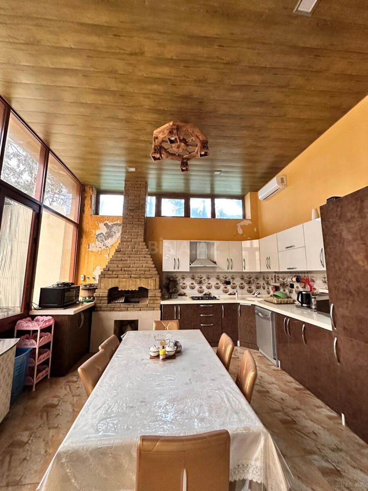 Satılır 8 otaqlı həyət evi 700 m²