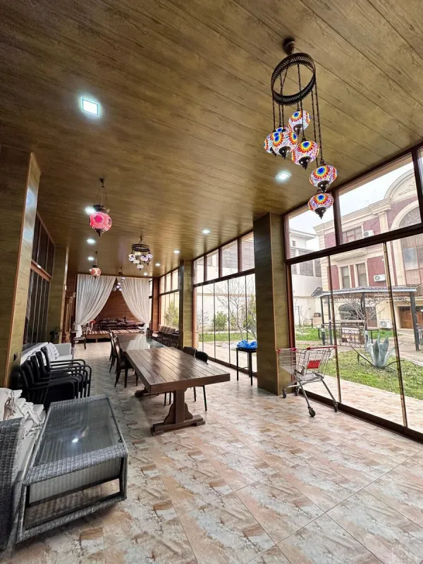 Satılır 8 otaqlı həyət evi 700 m²