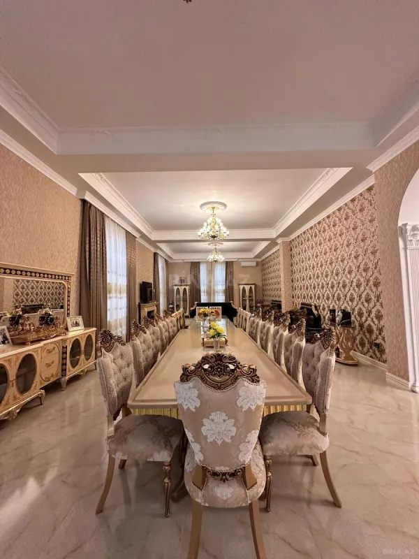 Satılır 8 otaqlı həyət evi 700 m²