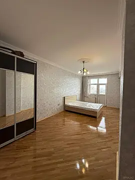 Kirayə verilir 3 otaqlı mənzil 135 m²