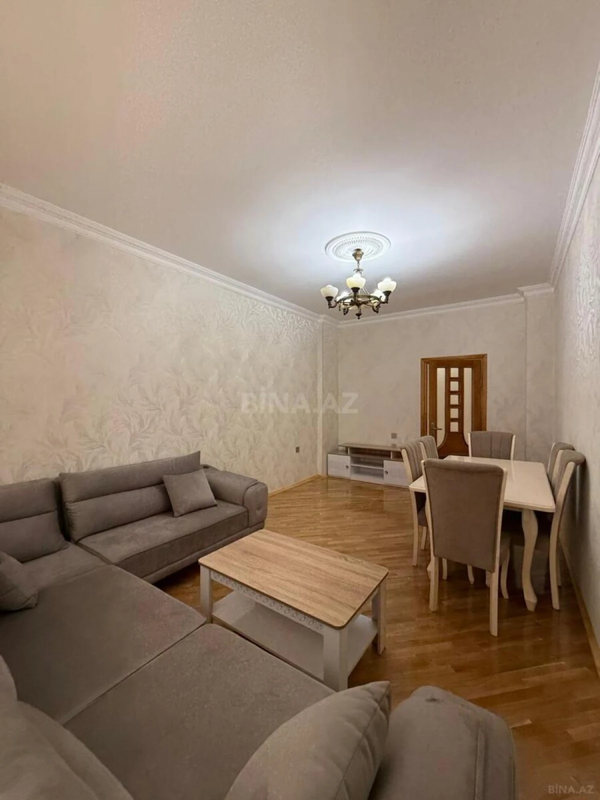 Kirayə verilir 3 otaqlı mənzil 135 m²
