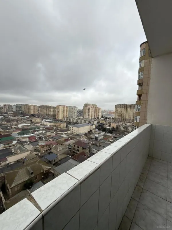 Kirayə verilir 3 otaqlı mənzil 135 m²