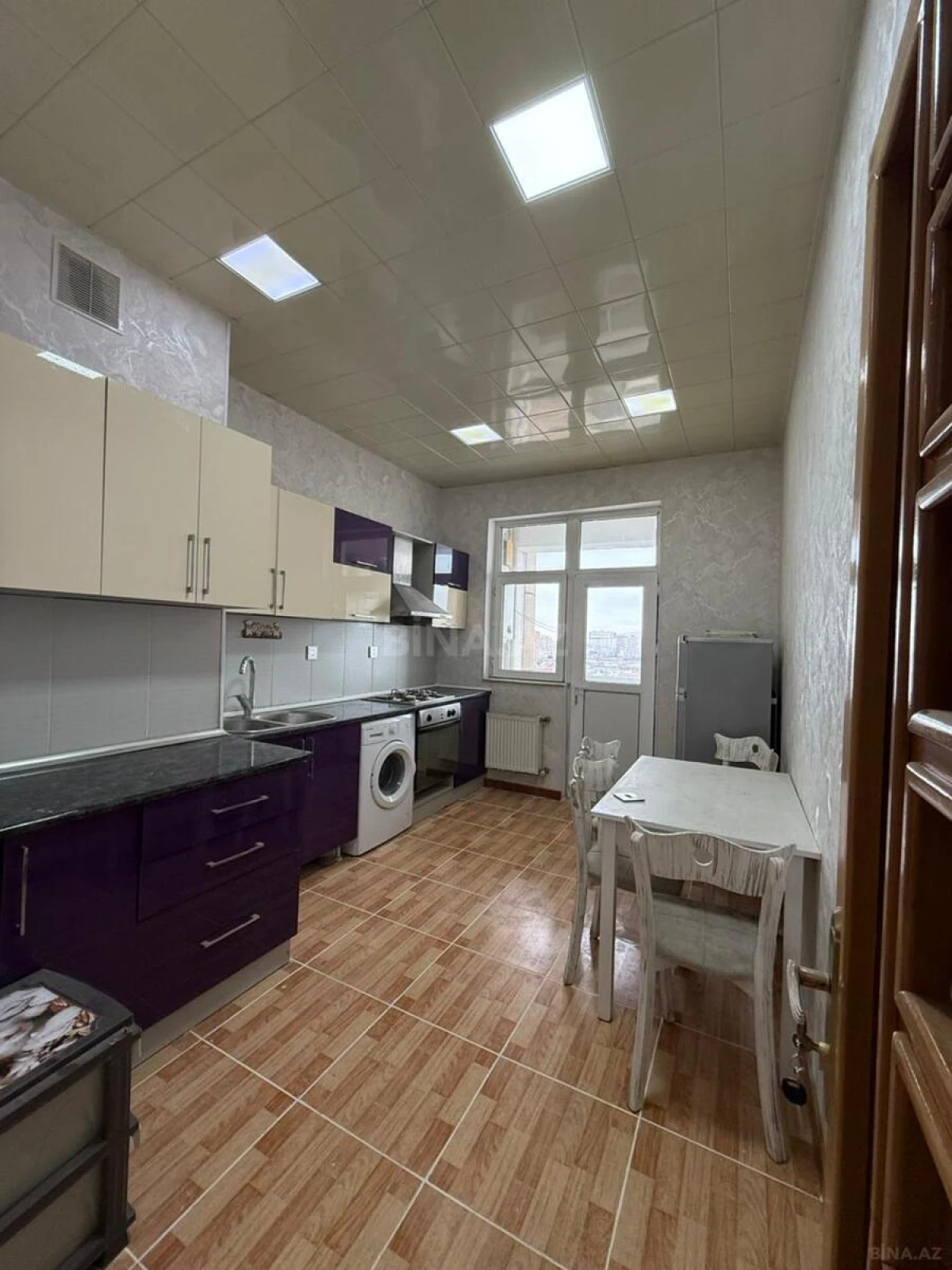 Kirayə verilir 3 otaqlı mənzil 135 m²