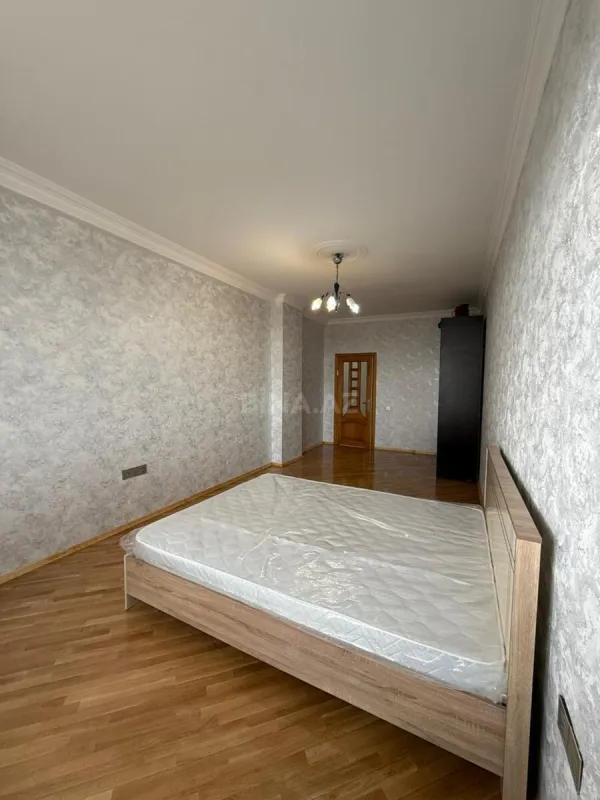 Kirayə verilir 3 otaqlı mənzil 135 m²