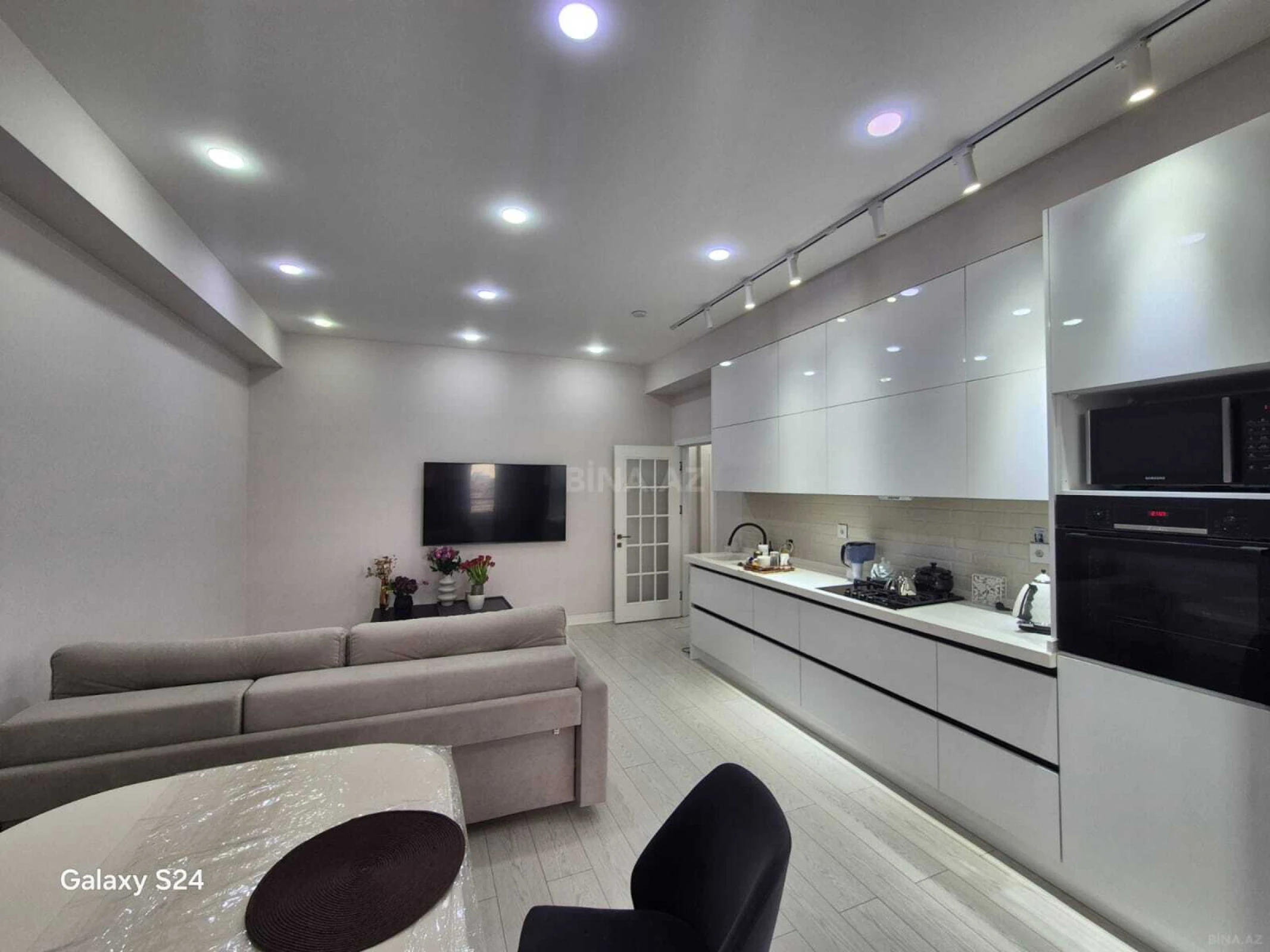 Satılır 3 otaqlı mənzil 102 m²