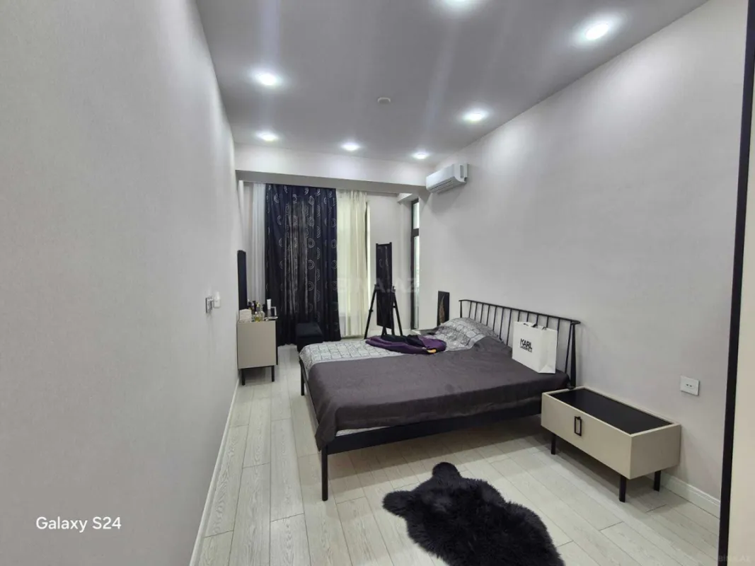 Satılır 3 otaqlı mənzil 102 m²