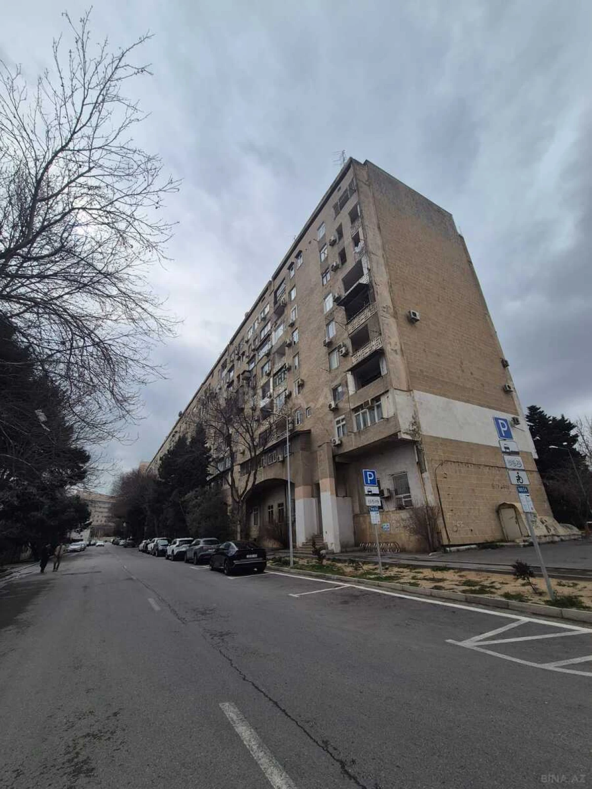 Satılır 4 otaqlı mənzil 100 m²