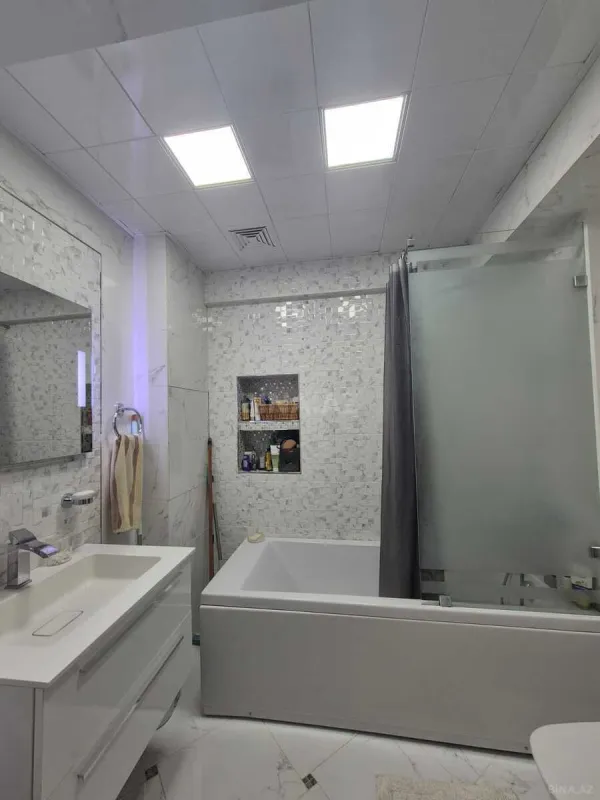 Satılır 4 otaqlı mənzil 100 m²