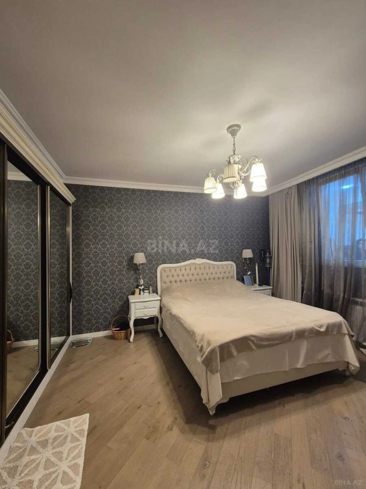 Satılır 4 otaqlı mənzil 100 m²