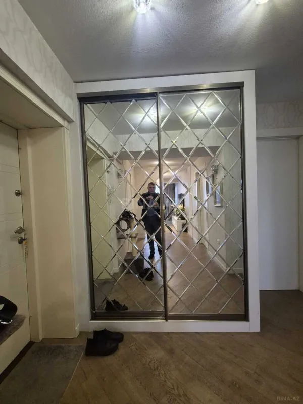 Satılır 4 otaqlı mənzil 100 m²