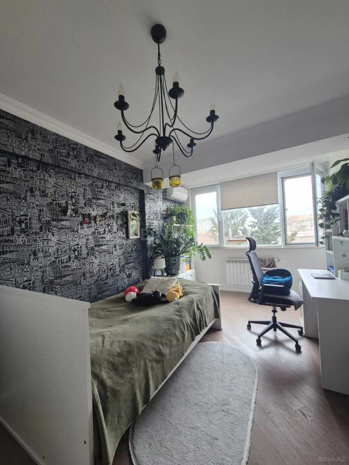 Satılır 4 otaqlı mənzil 100 m²