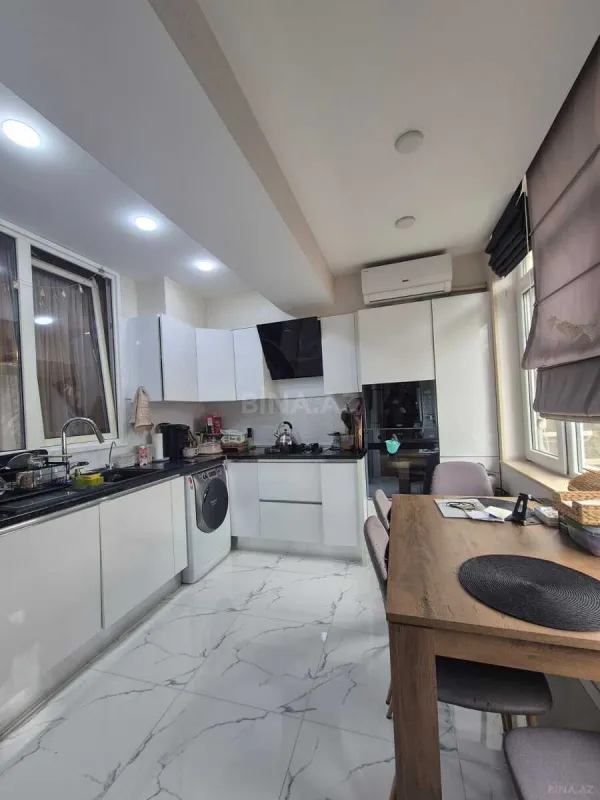 Satılır 4 otaqlı mənzil 100 m²