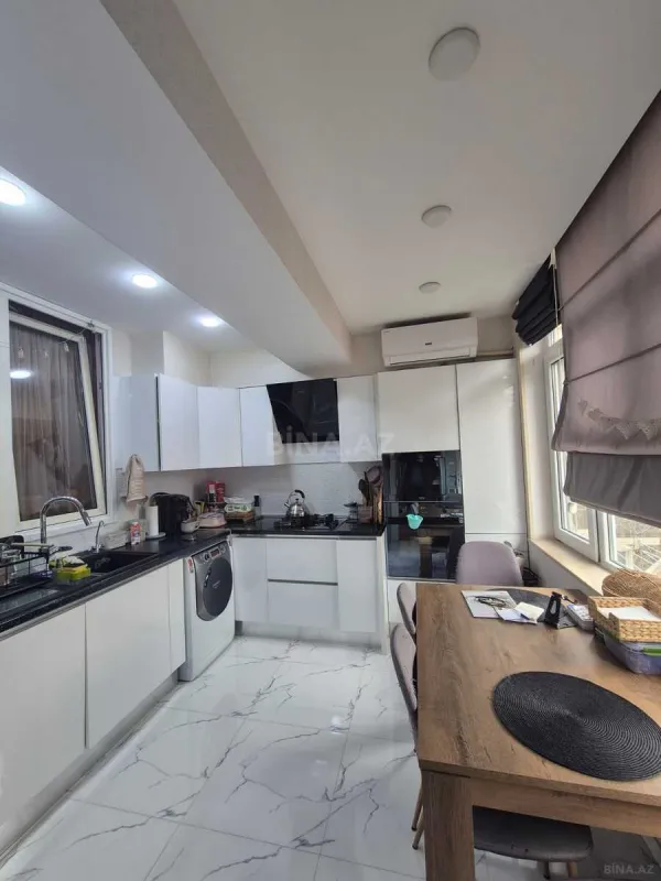 Satılır 4 otaqlı mənzil 100 m²