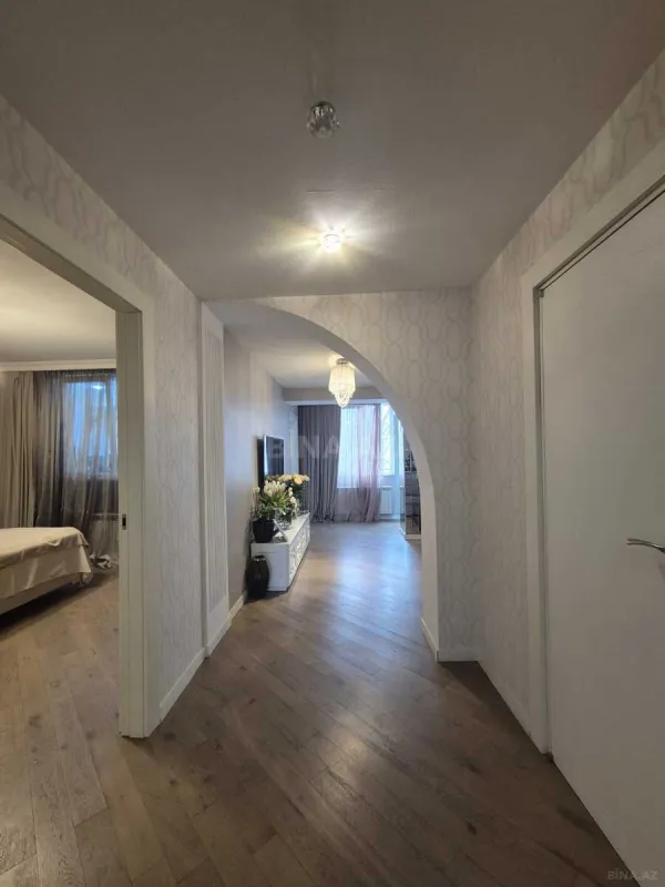 Satılır 4 otaqlı mənzil 100 m²