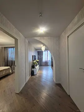 Satılır 4 otaqlı mənzil 100 m²