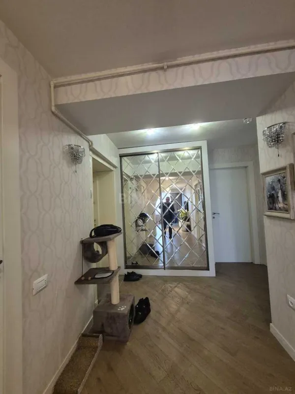 Satılır 4 otaqlı mənzil 100 m²
