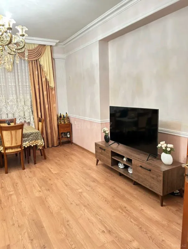 Satılır 2 otaqlı mənzil 100 m²