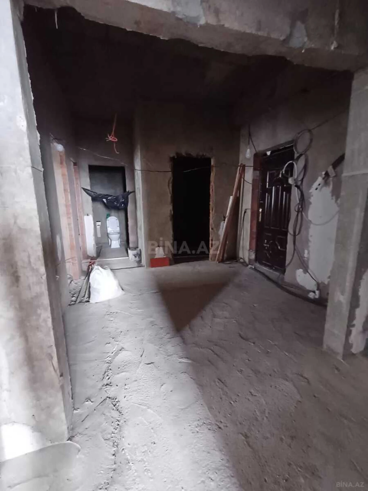 Satılır 3 otaqlı mənzil 110 m²