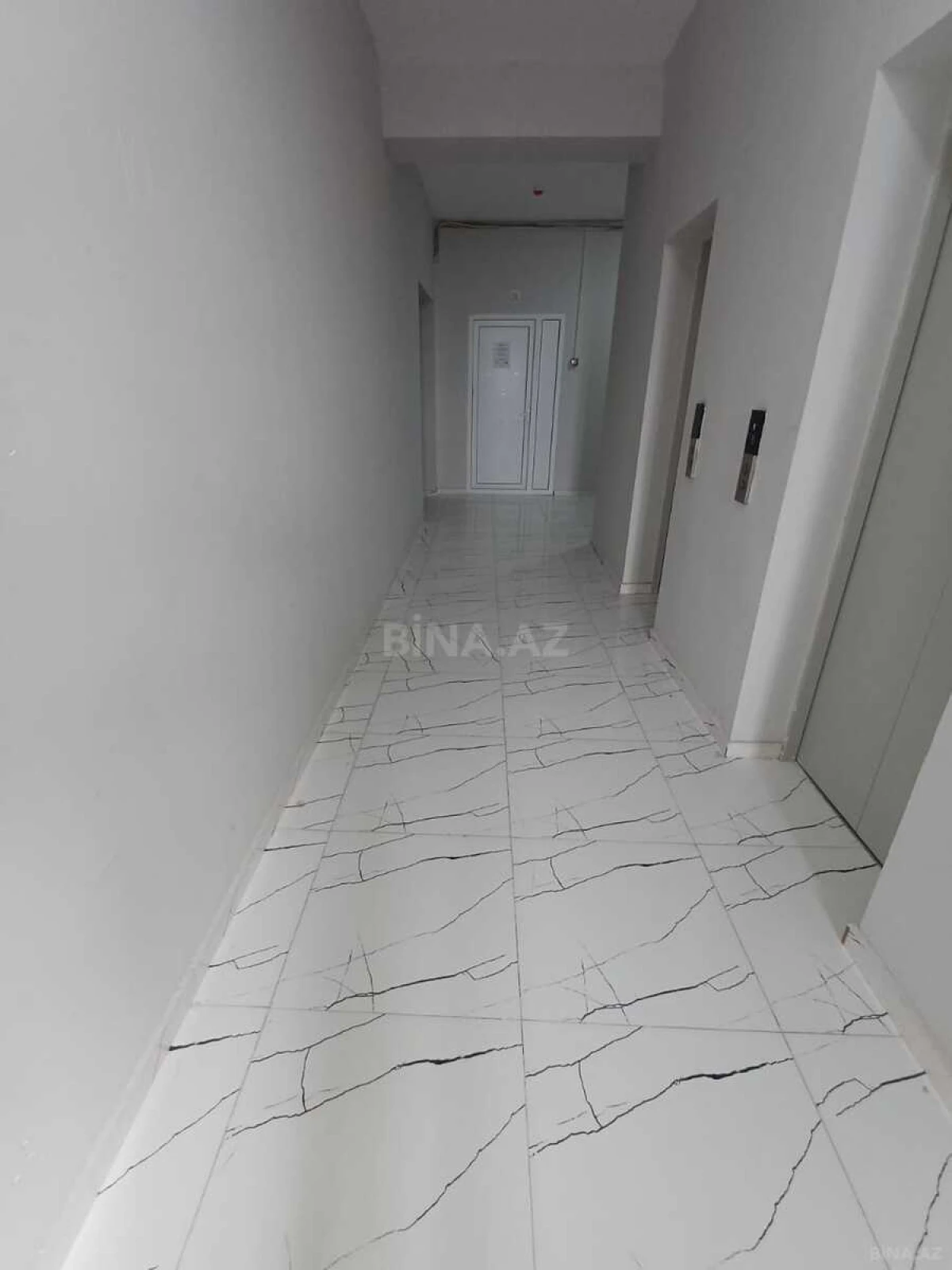 Satılır 3 otaqlı mənzil 110 m²
