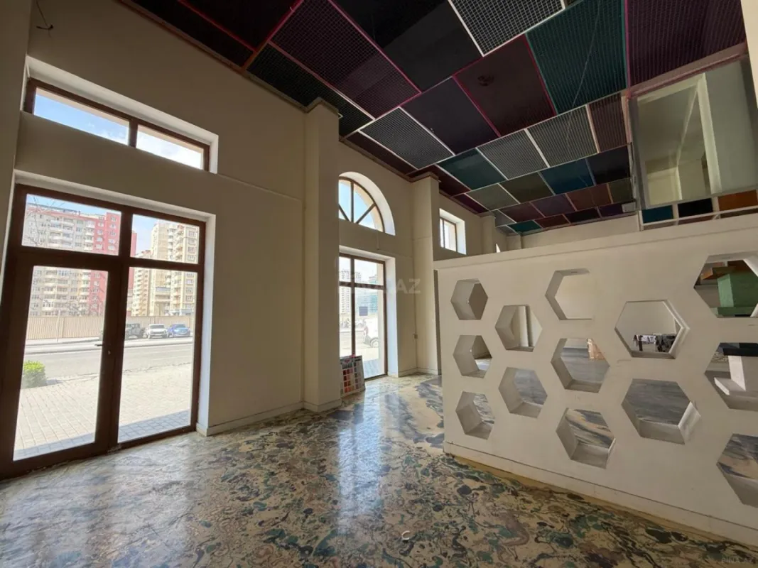 Kirayə verilir obyekt 320 m²