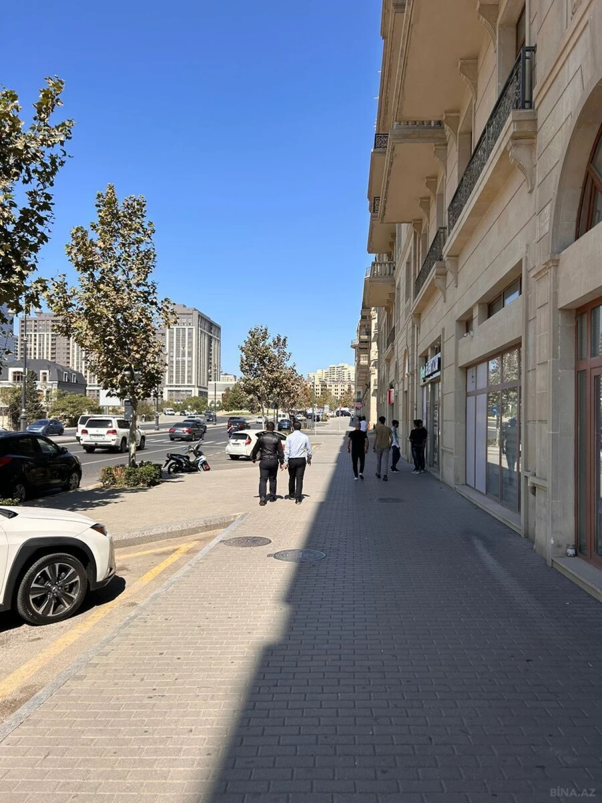 Kirayə verilir obyekt 320 m²