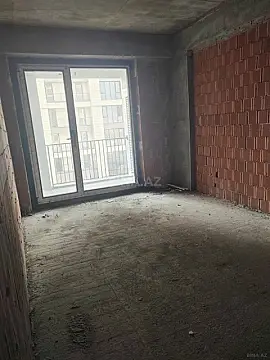 Satılır 4 otaqlı mənzil 173 m²
