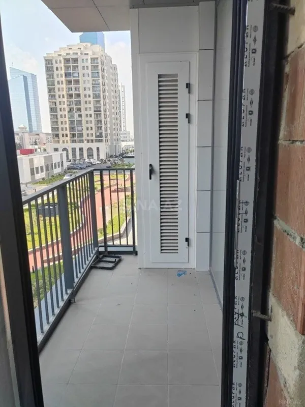 Satılır 4 otaqlı mənzil 173 m²