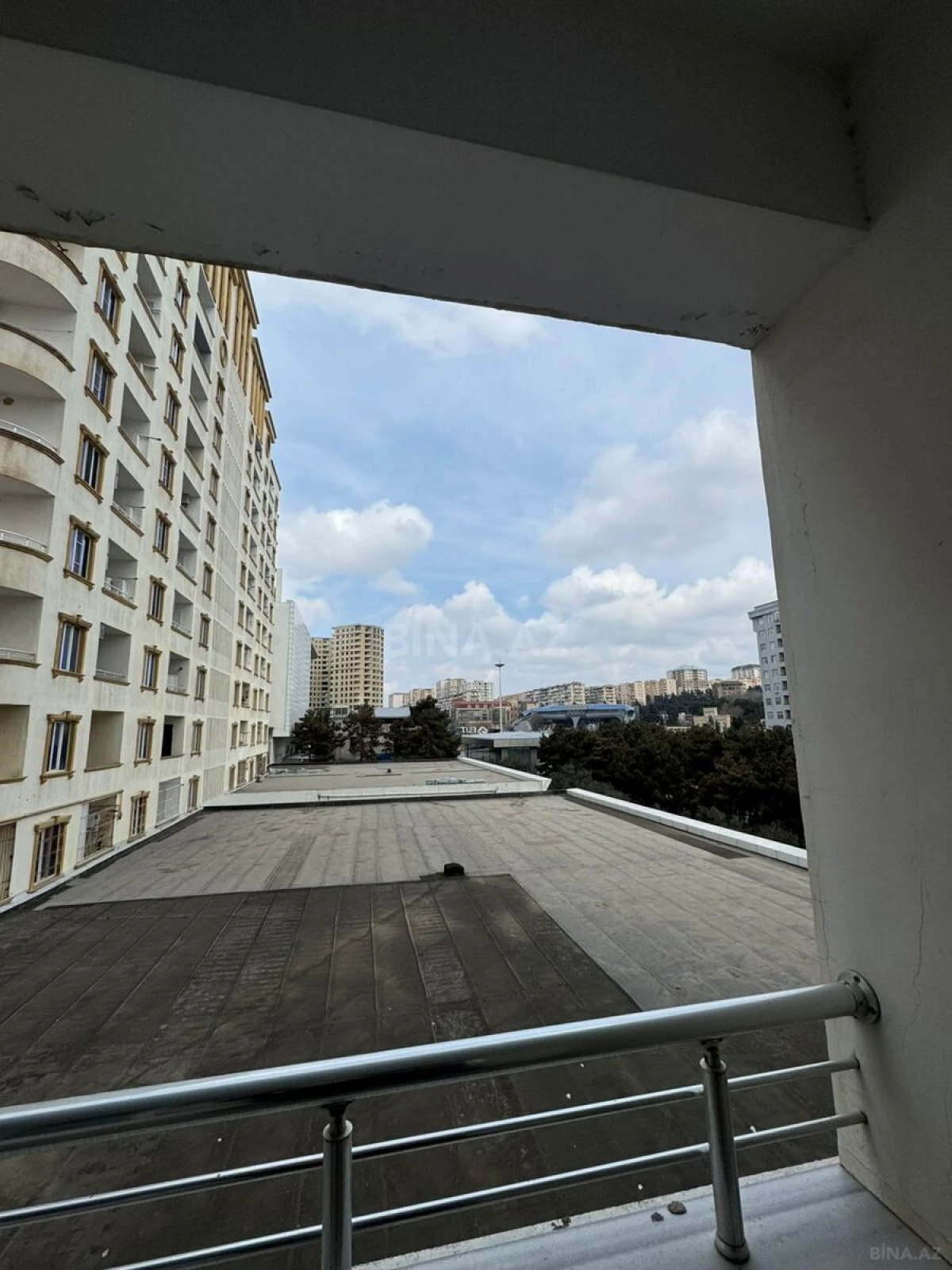 Satılır 2 otaqlı mənzil 65 m²