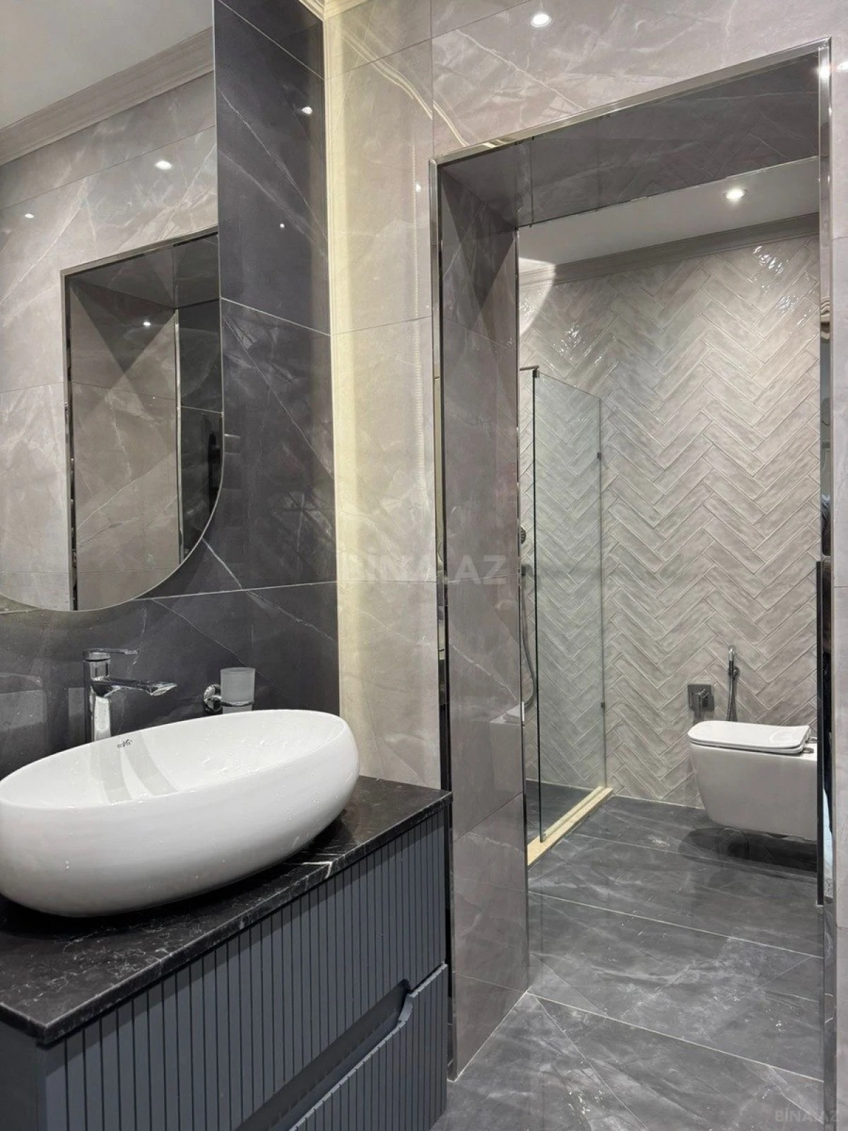 Satılır 2 otaqlı mənzil 70 m²