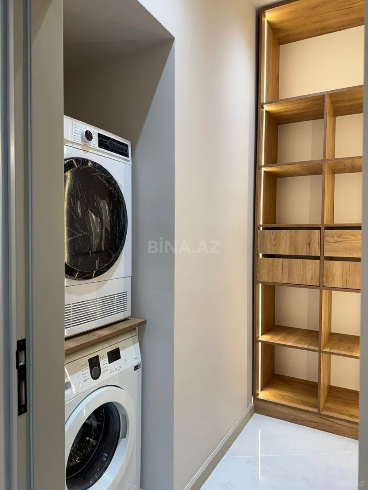 Satılır 2 otaqlı mənzil 70 m²