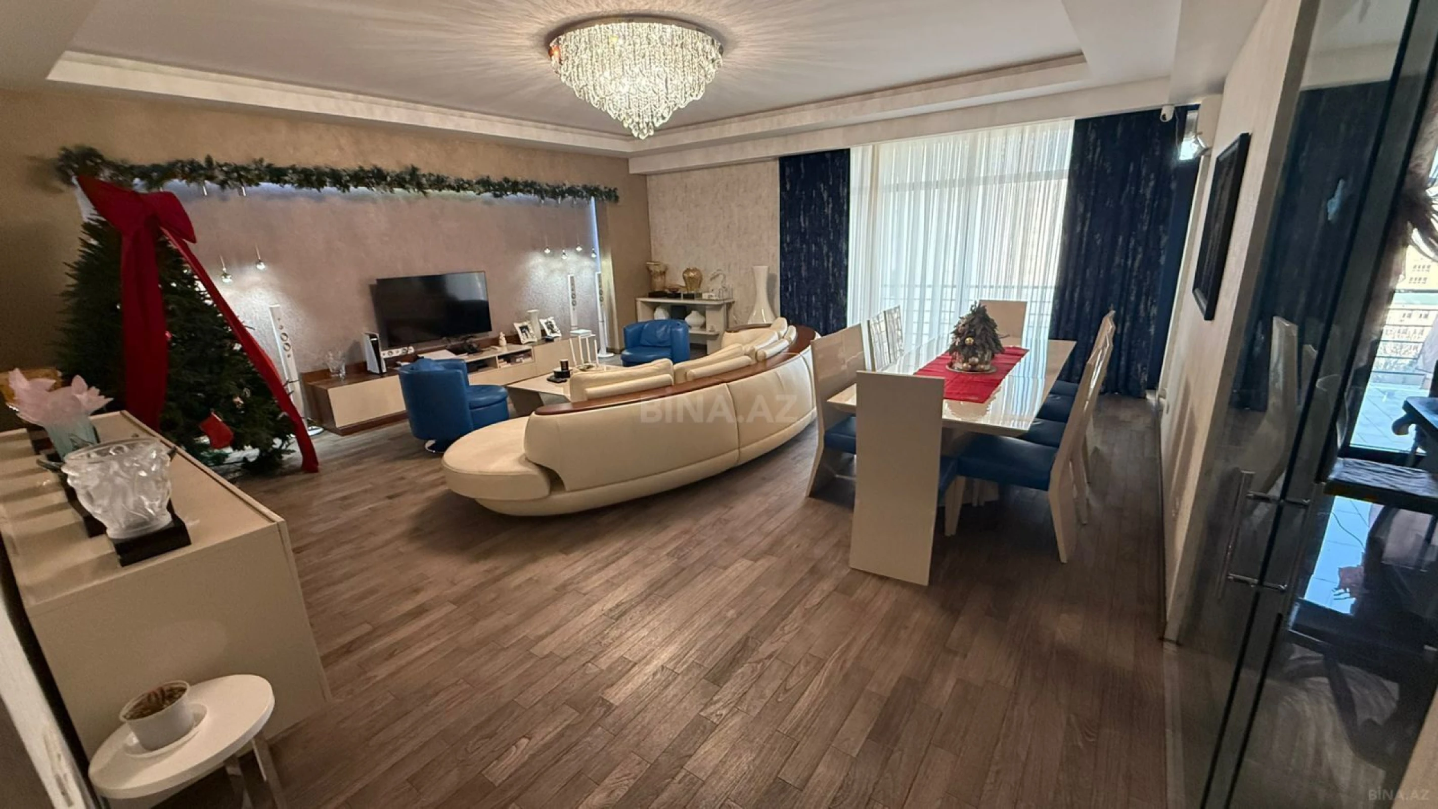 Satılır 3 otaqlı mənzil 151 m²