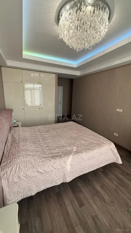 Satılır 3 otaqlı mənzil 151 m²