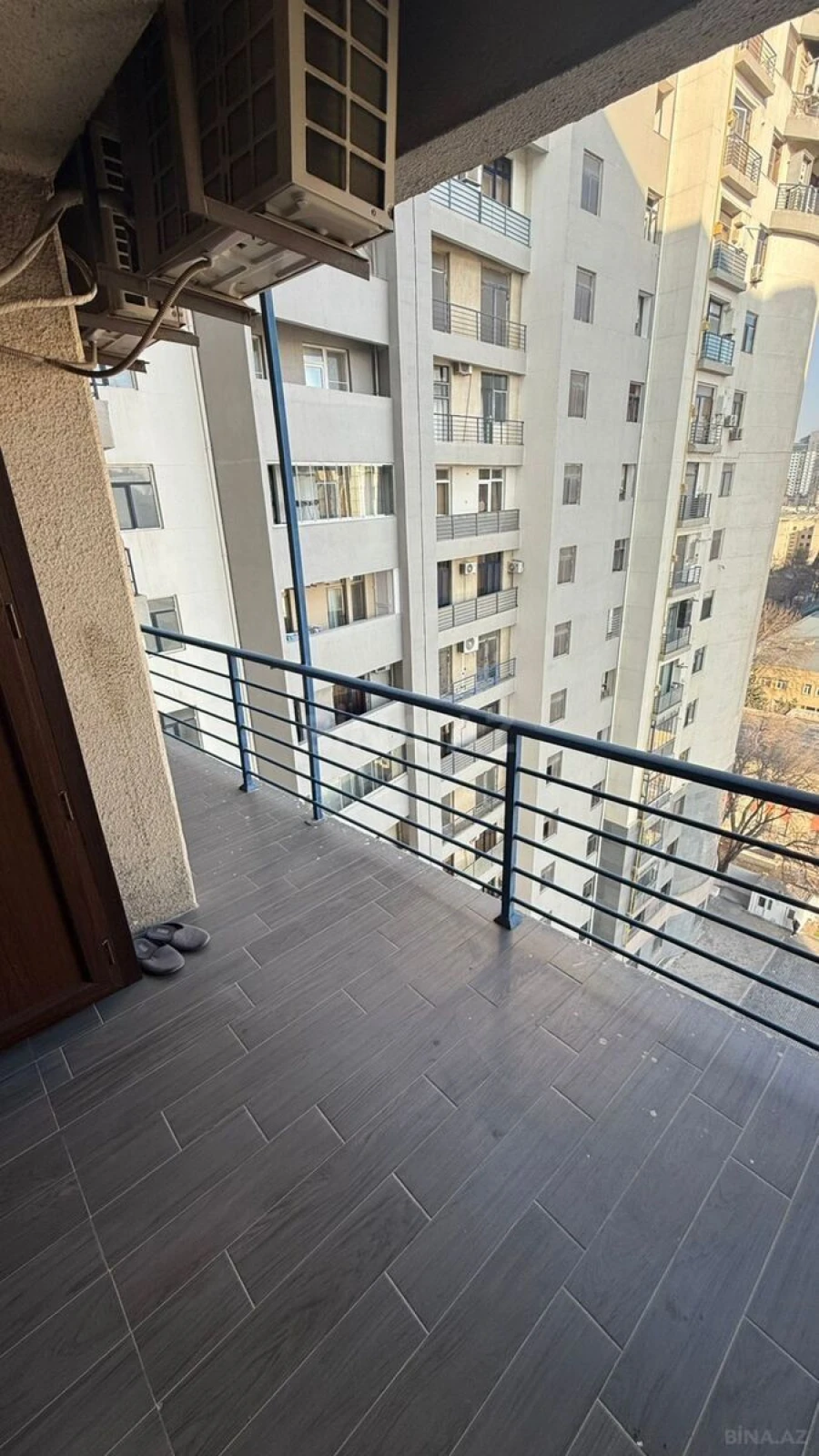 Satılır 3 otaqlı mənzil 151 m²