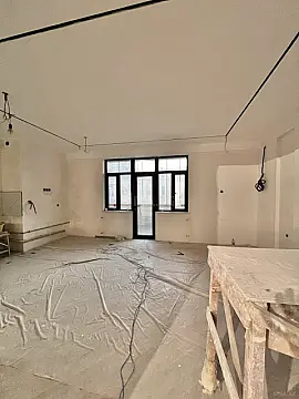 Satılır 4 otaqlı mənzil 240 m²
