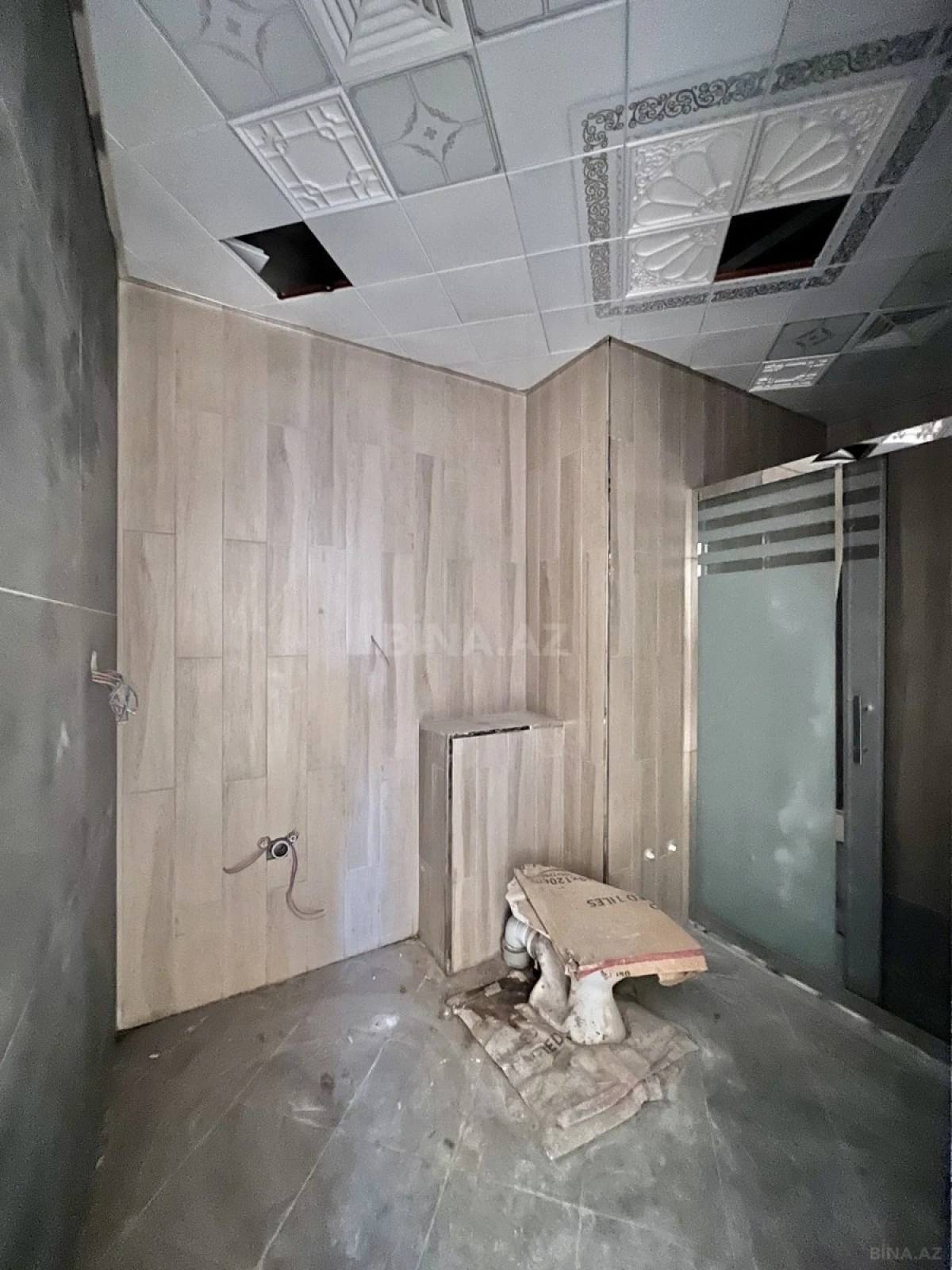 Satılır 4 otaqlı mənzil 240 m²